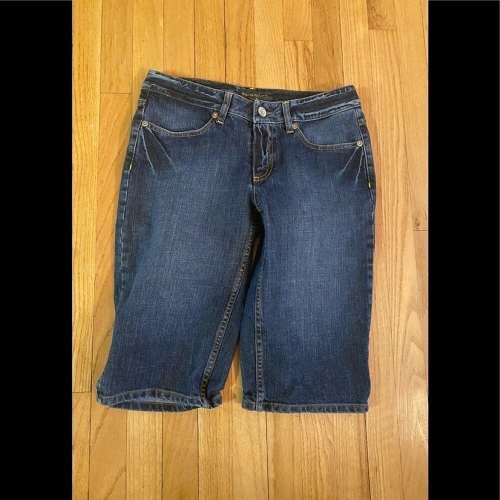 BANANA REPUBLIC WOMENS BERMUDAS SIZE 6 MINT